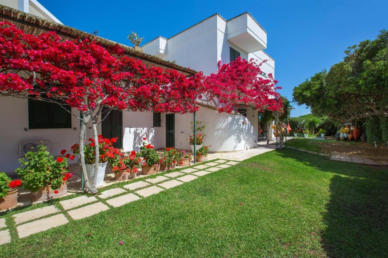 Residence Punta Cassano - In Piscina Sulla Spiaggia Di Sabbia Сан Фоча Екстериор снимка