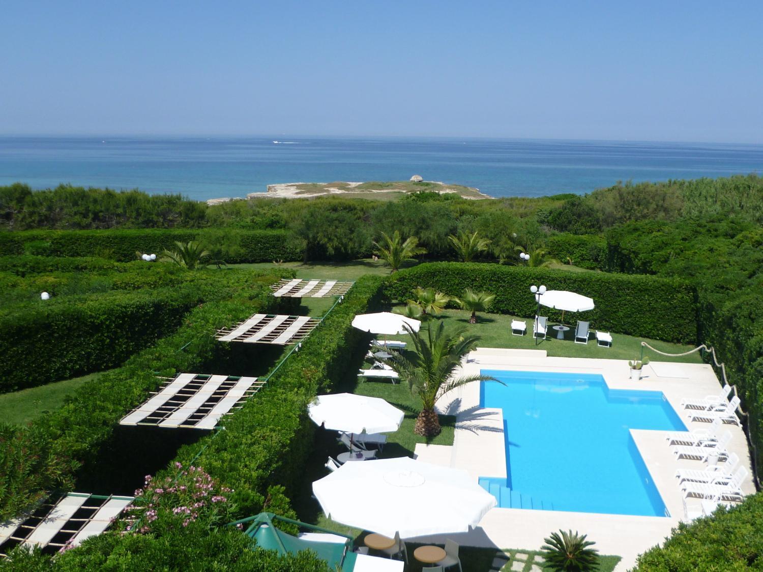 Residence Punta Cassano - In Piscina Sulla Spiaggia Di Sabbia Сан Фоча Екстериор снимка